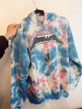 Metallica Hot Topic Tie-Dye Blue Pink White Graphic Hoodie